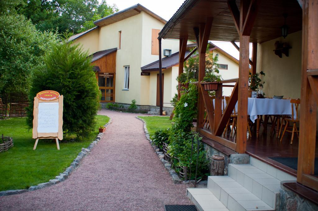 Slavyanskiy Club Hotel Poltava Exterior photo