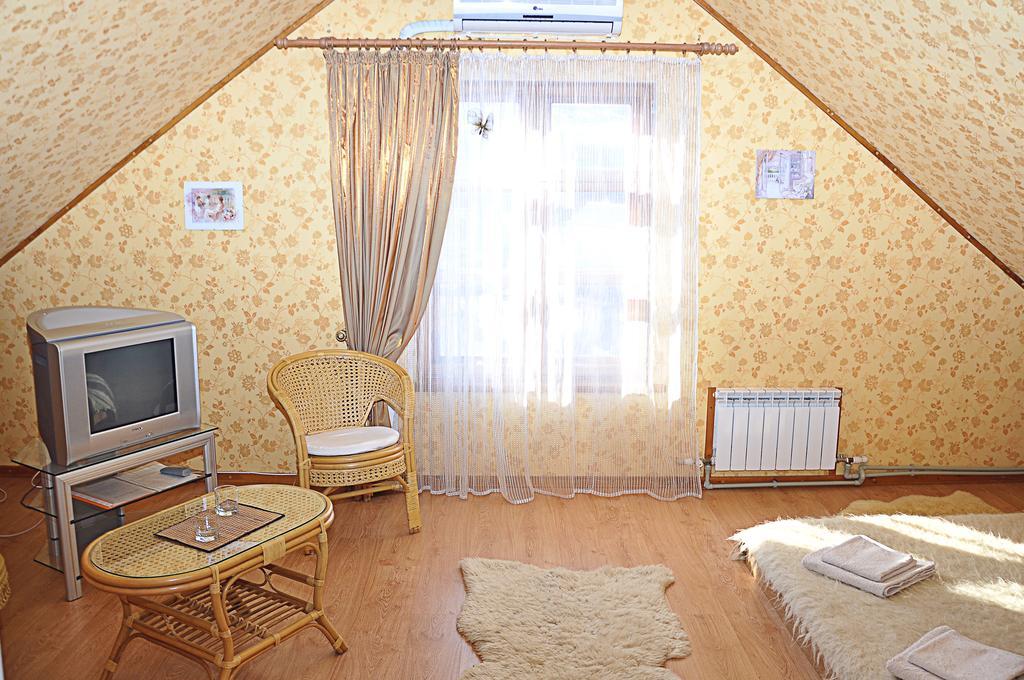 Slavyanskiy Club Hotel Poltava Room photo