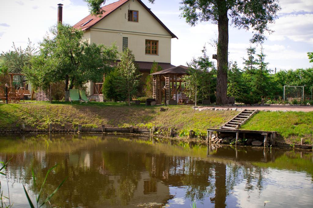 Slavyanskiy Club Hotel Poltava Exterior photo